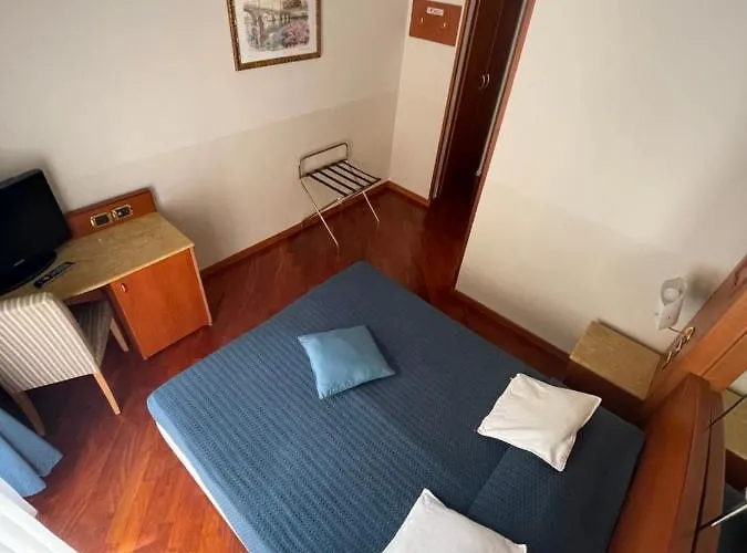 3rd Floor 69 Manin Street Hotel 3*