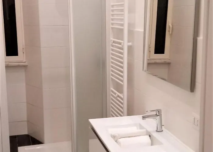 3rd Floor 69 Manin Street 3*